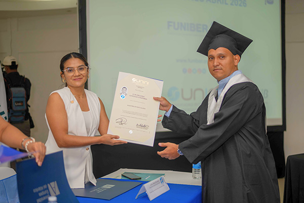 graduacion-honduras-trece-ed